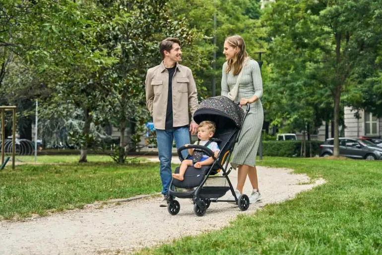 Chicco Carrinho de Bebé Glee - Playful Black