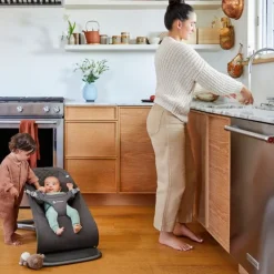 Ergobaby Espreguiçadeira Evolve - Cinza Escuro