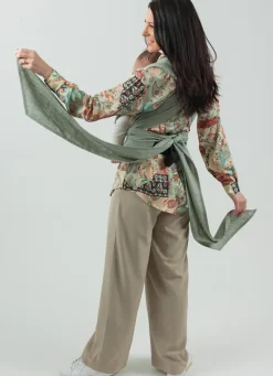 Isara Quick Half Buckle Mochila Portabebé - Sage Green Linen