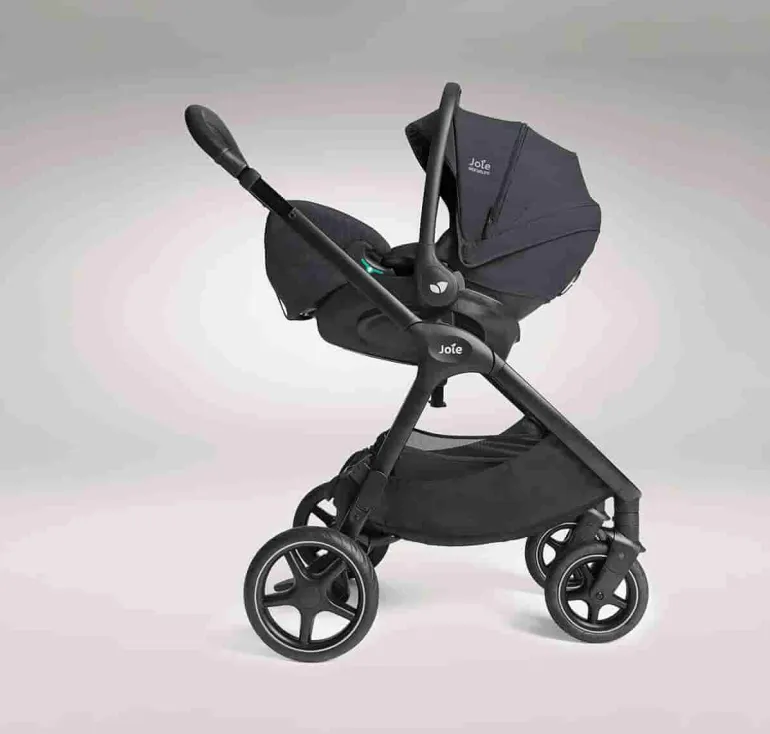 Joie Trio Valora Carrinho de Bebé - Ebony
