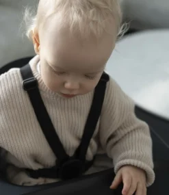 Stokke Clikk Cadeira de Refeição - Black / Warm Brown