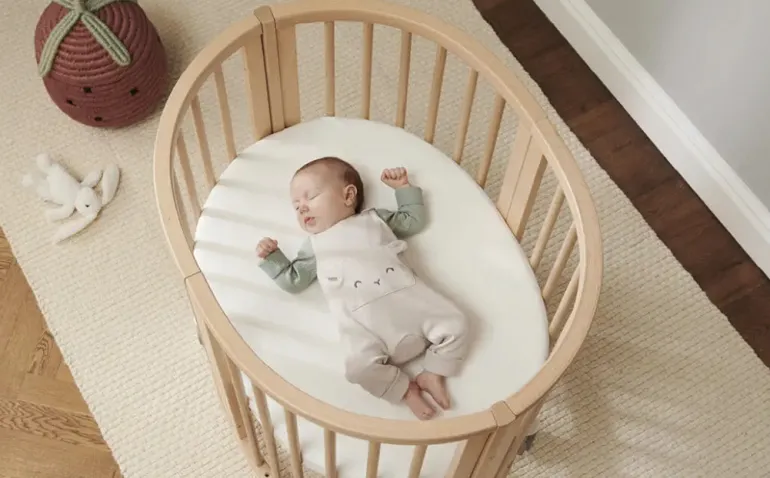 Stokke Lençol Ajustável para Berço Sleepi Mini - Flower Ecru OCS